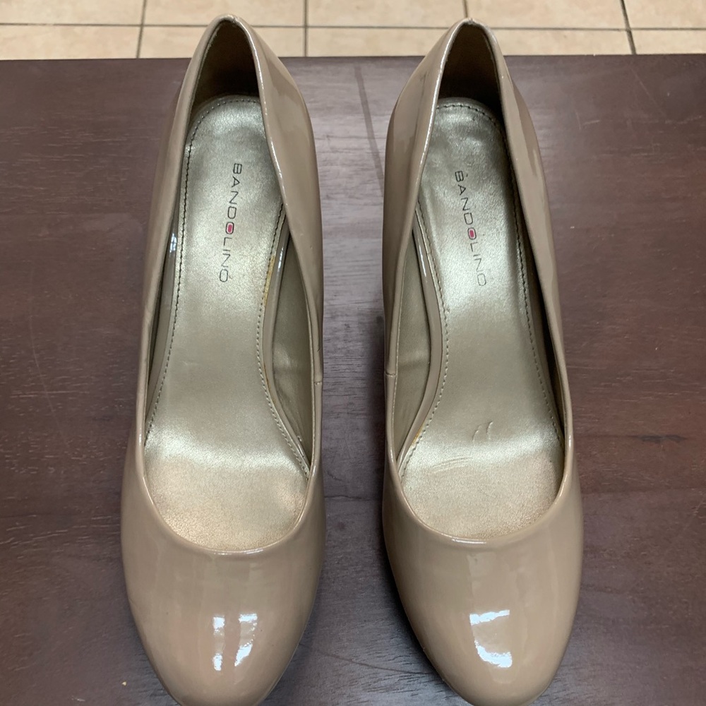 Bandolino Platform Patent Pumps